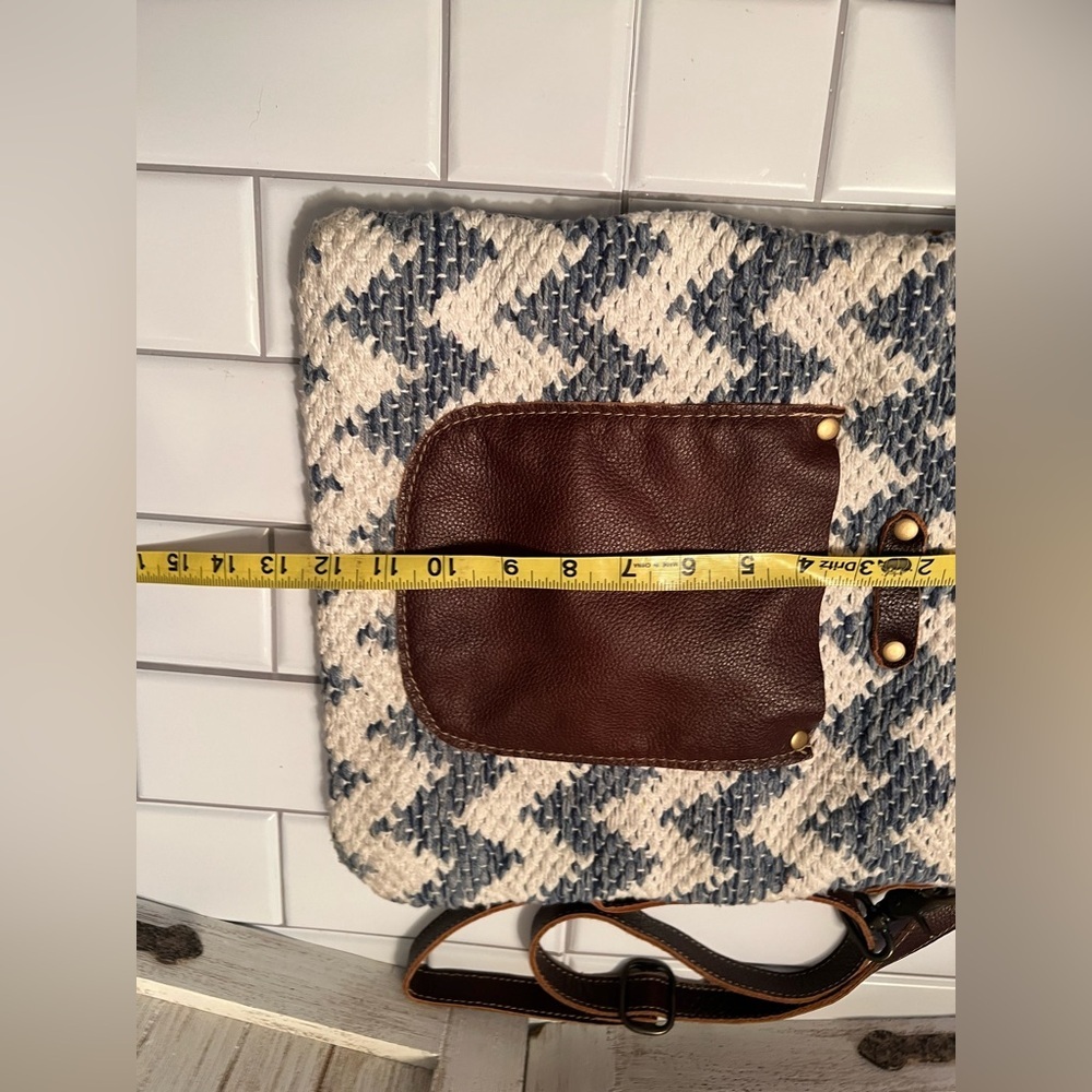 Myra bag Cream and blue Patterned bag with brown leather - Picture 7 of 7
